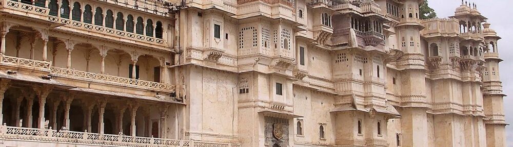 Istana Kota (Raj Mahal), Udaipur Istana Yang Terletak Di kota Udaipur Di India